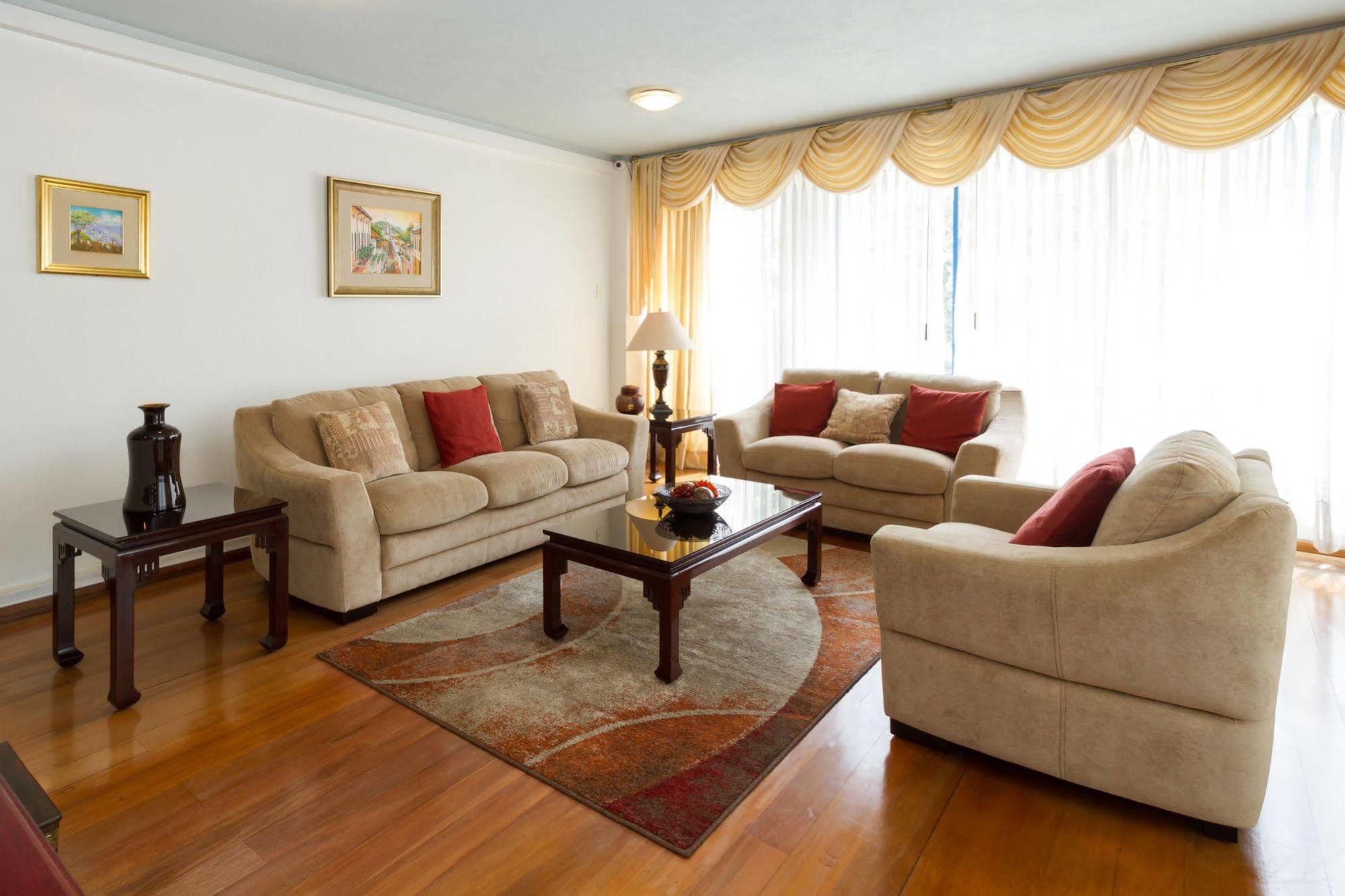 Suites Metropoli Quito Luaran gambar
